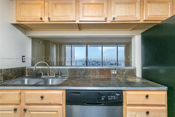 The Grandview Palace, 7601 E Treasure Dr #1621, North Bay Village, Florida 33141, image 2