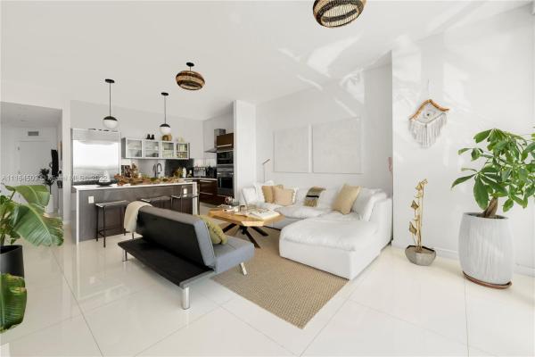 Paramount Bay, 2020 N Bayshore Dr #709, Miami, Florida 33137, image 2