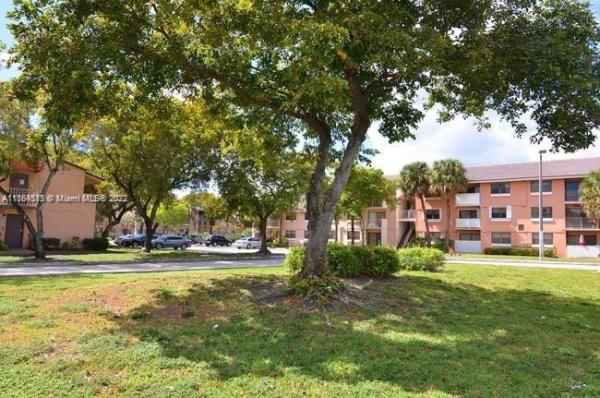 Villa Bellini, 7090 NW 179th St #208, Hialeah, Florida 33015, image 2