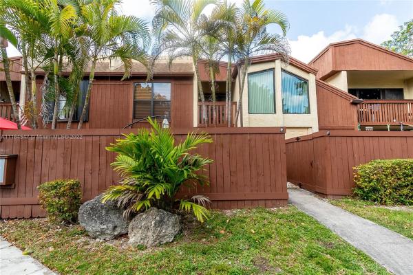 Snapper Village, 7034 SW 114th Pl #E51, Kendall, Florida 33173, image 2