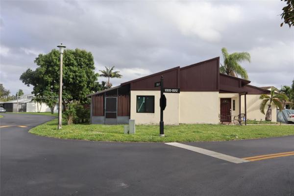 Quincey Park, 10000 SW 16th St, Pembroke Pines, Florida 33025, image 1