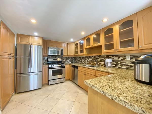 Snapper Village, 6609 SW 116th Pl #D4, Kendall, Florida 33173, image 2