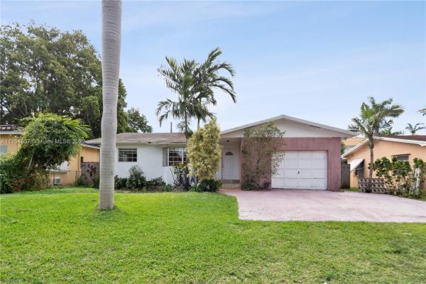 358 NE 117th St, Unincorporated Dade County, Florida 33161, image 2