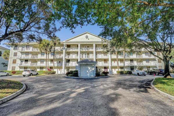 Whitehall 2 Of Pine Island Ridge, 1709 Whitehall Dr #202, Davie, Florida 33324, image 2