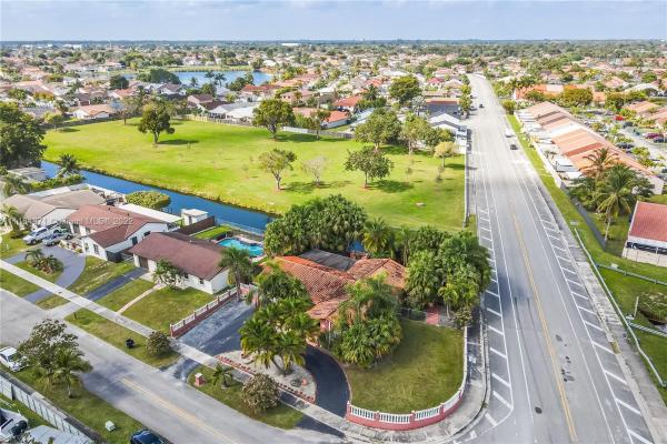 Westwind Lakes, 14833 SW 65th Ter, Kendall West, Florida 33193, image 2