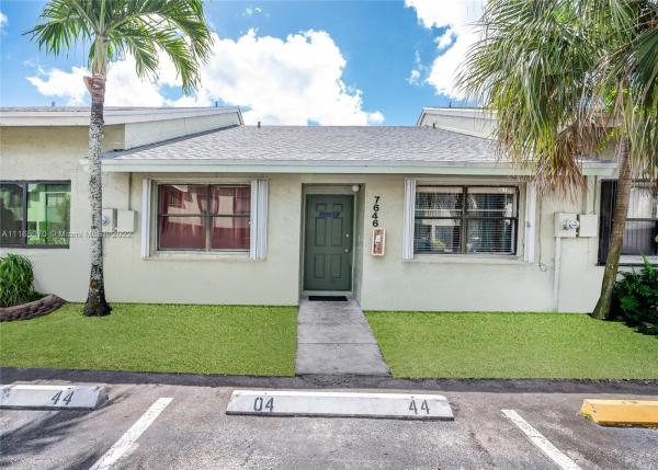 Sunplace Villas At Springtree, 7646 NW 38th Ct, Sunrise, Florida 33319, image 2