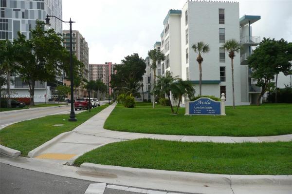 Avila North, 200 177th Dr #104, Sunny Isles Beach, Florida 33160, image 2