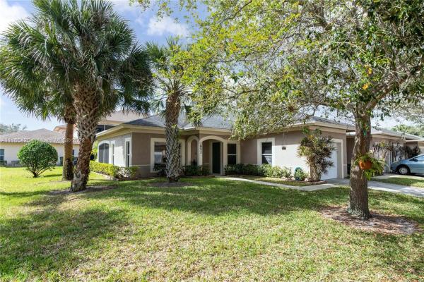 The Lakes At The Savannah, 1853 Sandhill Crane Dr #1, Fort Pierce, Florida 34982, image 2