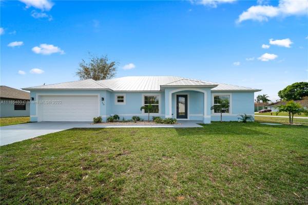 302 SE Starfish Ave, Florida 34983, image 2