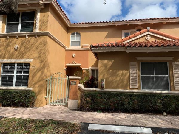 Villa Vizcaya, 8425 NW 141st Ter #4203, Miami Lakes, Florida 33016, image 2