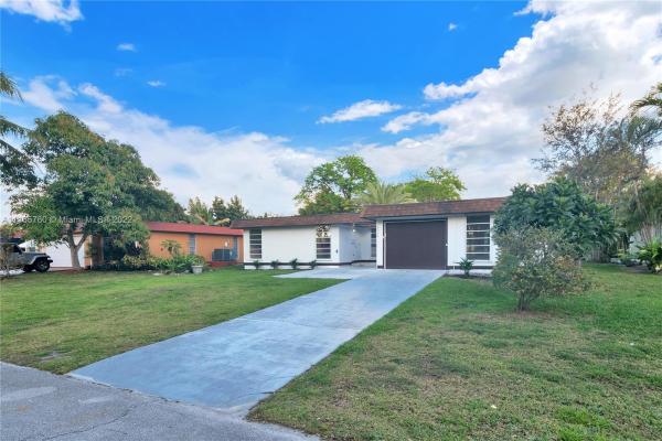 Vanguard Village 15, 6700 NW 74th Ave, Tamarac, Florida 33321, image 1