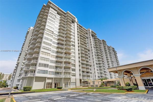 Del Prado North, 18051 Biscayne Blvd #404, Aventura, Florida 33160, image 2