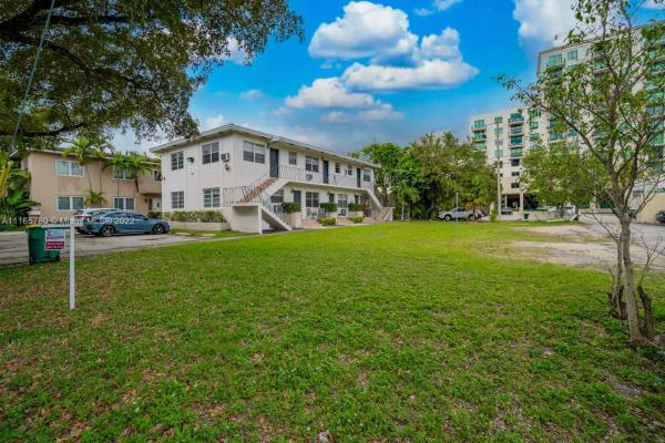 Douglas, 211 Menores, Coral Gables, Florida 33134, image 1