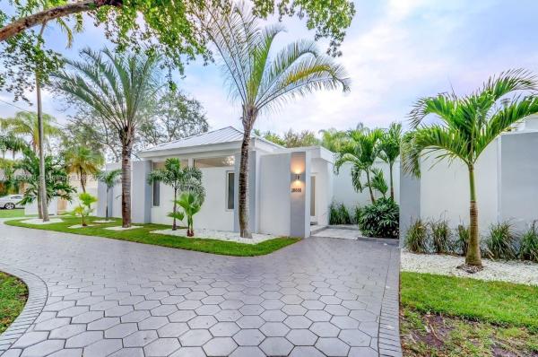 Omni Estates, 18555 SW 83rd Pl, Cutler Bay, Florida 33157, image 1