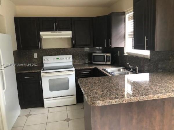 1370 NE 119th St #137008, Unincorporated Dade County, Florida 33161, image 2