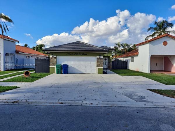 Villa Sevilla, 14945 SW 38th St, University Park, Florida 33185, image 2
