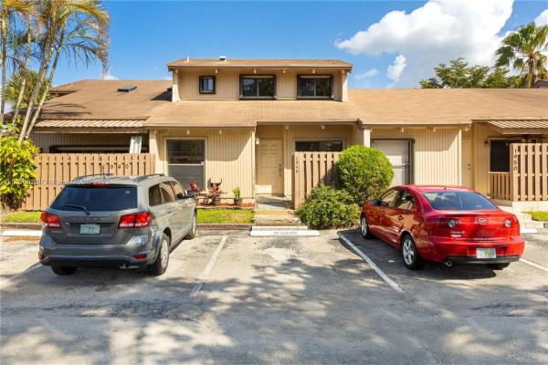 The Escape At Arrowhead, 1946 SW 82nd Ave, Davie, Florida 33324, image 2
