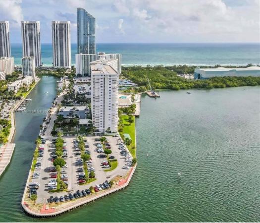 Arlen House Central, Sunny Isles Beach, Florida 33160, image 2