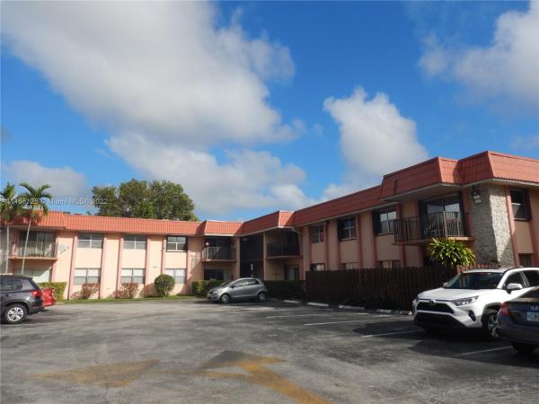 Kendallwood Villas, 10501 SW 108th Ave #212, Kendall, Florida 33176, image 2