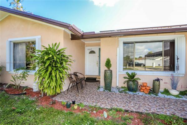 Sky Lake Homes, 20627 NE 8th Pl, Ives Estates, Florida 33179, image 2