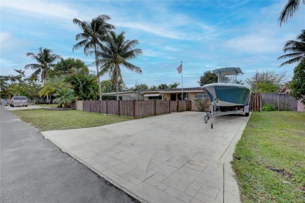 Crestview, 223 NE 17th Ave, Pompano Beach, Florida 33060, image 2