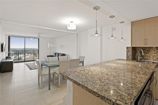 Oceanfront Plaza, 2625 Collins Ave #1010, Miami Beach, Florida 33140, image 1