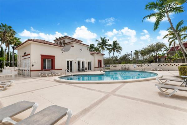 Villas Of Pinecrest, 6709 N Kendall Dr #229, Pinecrest, Florida 33156, image 1