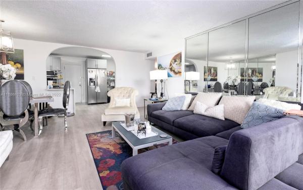 Towers Of Kendale Lakes, 13951 Kendale Lakes Cir #204A, Kendale Lakes, Florida 33183, image 2