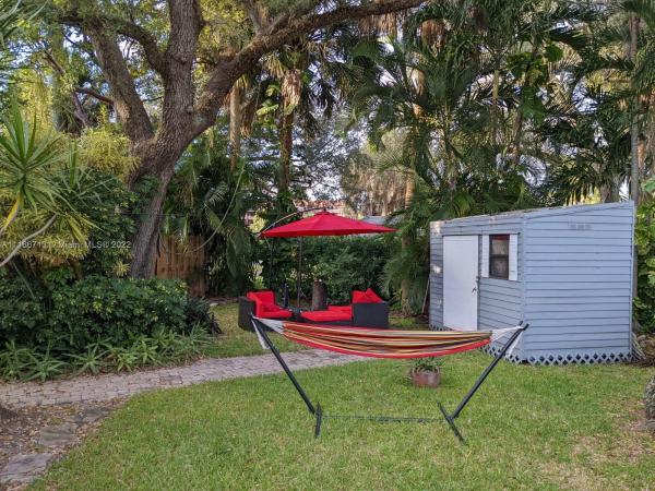 Vinik, 1140 SW 9th Ave, Fort Lauderdale, Florida 33315, image 1