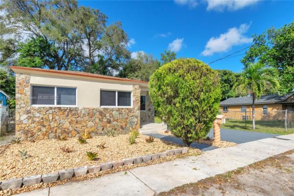 Lauraville Gardens, 3139 NW 45th St, Brownsville, Florida 33142, image 2