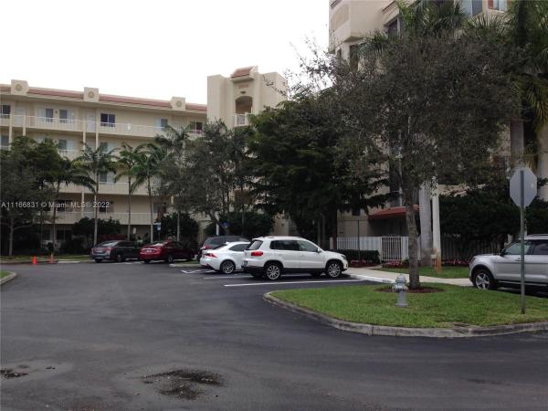Royal Point At Palm-Aire, 3600 Oaks Clubhouse Dr #108, Pompano Beach, Florida 33069, image 1