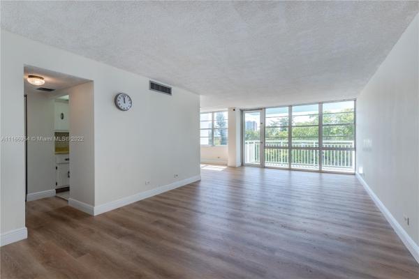 Winston Towers 500, 301 174th St #511, Sunny Isles Beach, Florida 33160, image 2