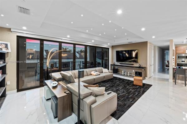 Biltmore Parc, 718 Valencia Ave #305, Coral Gables, Florida 33134, image 1