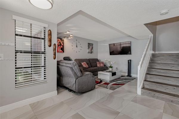 Golden Homes, 6211 SW 138th Ct #L, Kendale Lakes, Florida 33183, image 2
