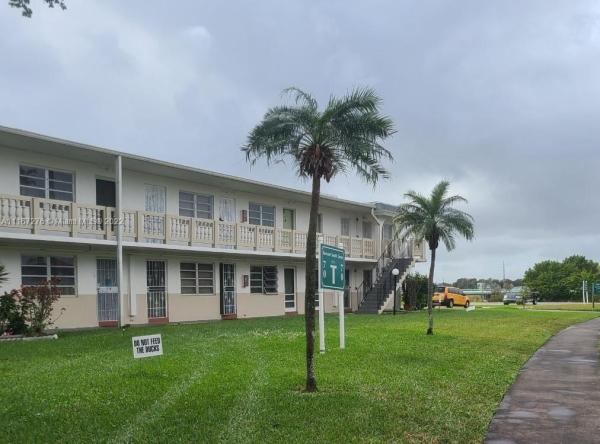 Romont South Green, 70 NE 202nd Ter #T32, Miami Gardens, Florida 33179, image 2