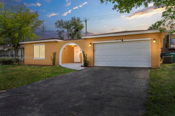 The Knolls, 3021 Tara Rd, Miramar, Florida 33025, image 2