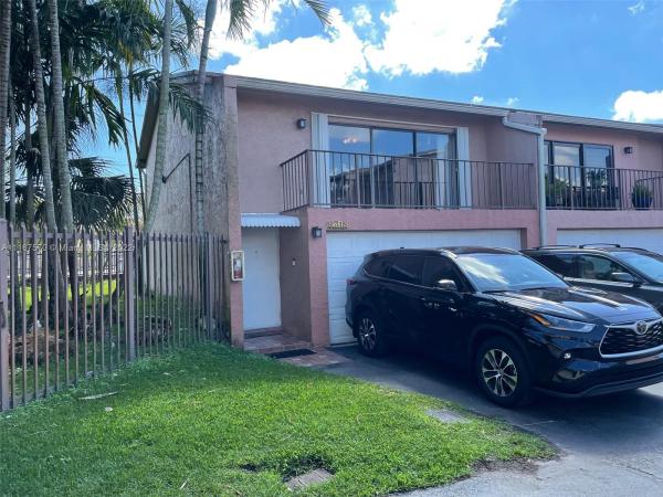 Suncrest Townhouses, 8748 SW 154th Cir Pl #6N, Kendall West, Florida 33193, image 1