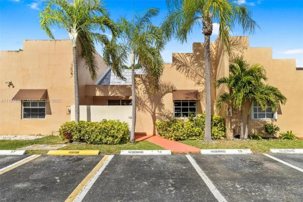 Chateaubleau At The Hammocks, 10300 SW 154Th Circle Ct #18, The Hammocks, Florida 33196, image 2
