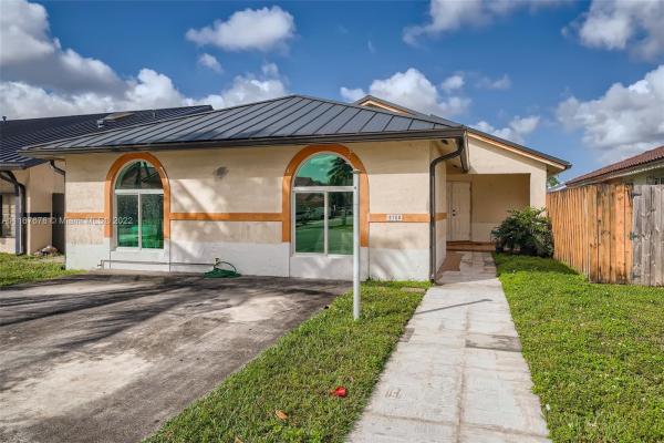 Bird Lakes South, 5380 SW 142nd Pl, Kendale Lakes, Florida 33175, image 2