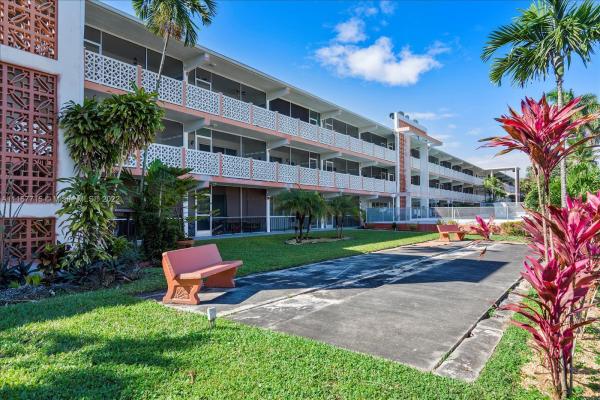 Floridian Arms, 1450 NE 170th St #211, North Miami Beach, Florida 33162, image 1