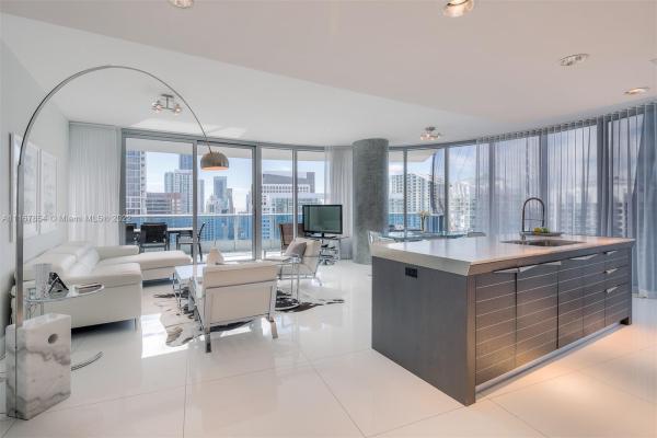Epic Hotel & Residences, 200 Biscayne Boulevard Way #4202, Miami, Florida 33131, image 2