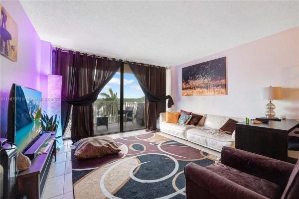 Waterside Towers, 2450 NE 135th St #410, North Miami, Florida 33181, image 1
