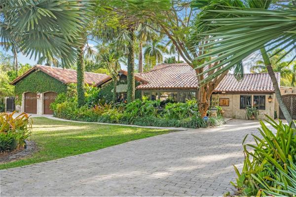 Biscayne Park Estates, 11520 Griffing Blvd, Biscayne Park, Florida 33161, image 1