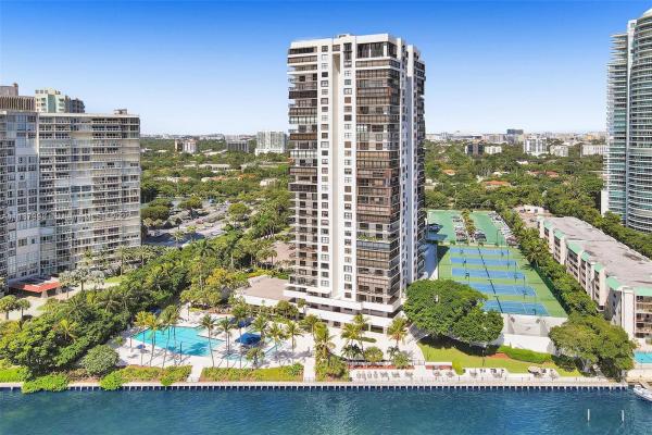 Brickell Bay Club, 2333 Brickell Ave #512, Miami, Florida 33129, image 2