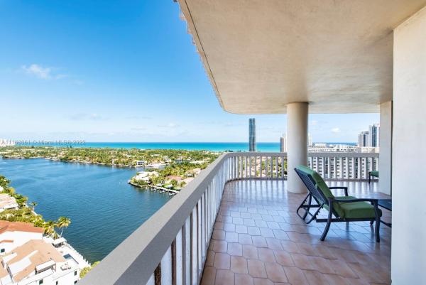 Turnberry Towers, 19355 Turnberry Way #19K, Aventura, Florida 33180, image 2