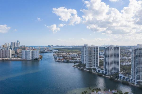 4000 Island Boulevard, 4000 Island Blvd #L-4, Aventura, Florida 33160, image 2