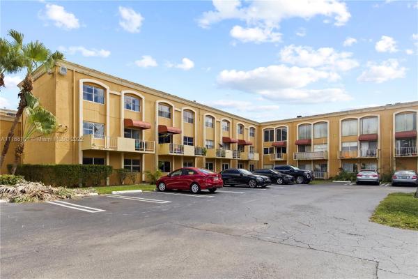 Venetian Gardens At Country Club Of Miami, 18111 NW 68th Ave #G105, Hialeah, Florida 33015, image 2