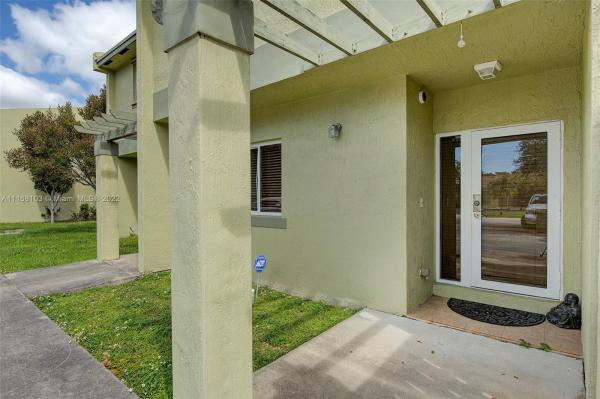 Country Club Villas Townhouses, 20433 NW 15th Ave #2, Miami Gardens, Florida 33169, image 2