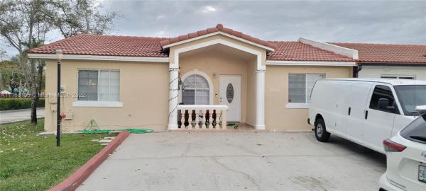 San Mateo, 17257 NW 72nd Pl #17257, Country Club, Florida 33015, image 2