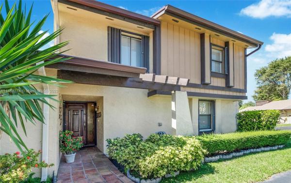 Woodgate East, 6900 SW 127th Ct, Kendale Lakes, Florida 33183, image 2
